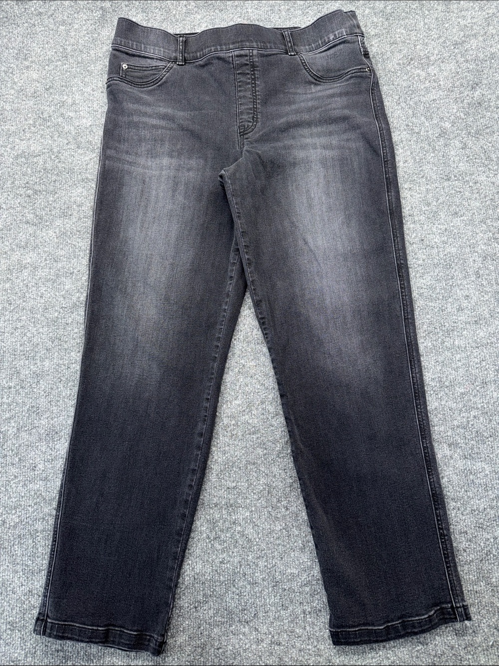 SPANX Women's Washed Black Cropped Straight Jeans